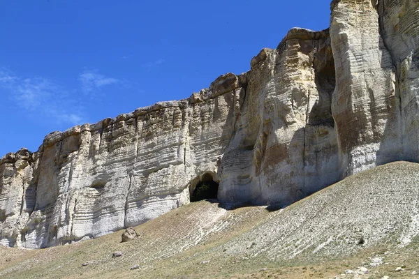 Bel Pendio Montagna Con Cielo Azzurro Foto Paesaggio Naturale — Foto Stock