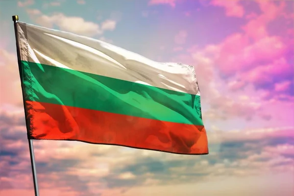 Ondeando Bandera Nacional Bulgaria Sobre Colorido Fondo Nublado Del Cielo —  Fotos de Stock