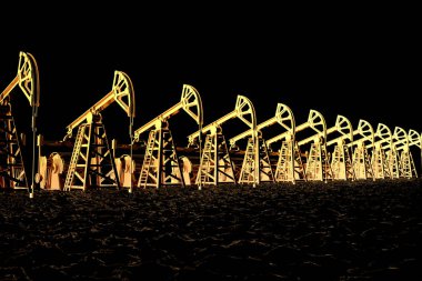 -Siyah altın kavramı 3d render, altın petrol kuyuları denizin siyah petrol - petrol sanayi illüstrasyon