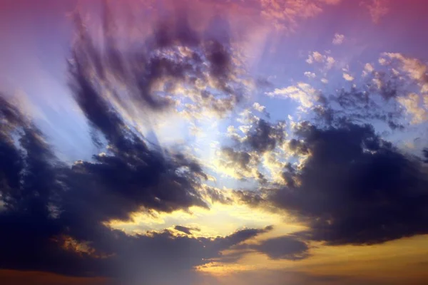 Muito Vívido Com Raios Sol Céu Parcialmente Nublado Para Usar — Fotografia de Stock