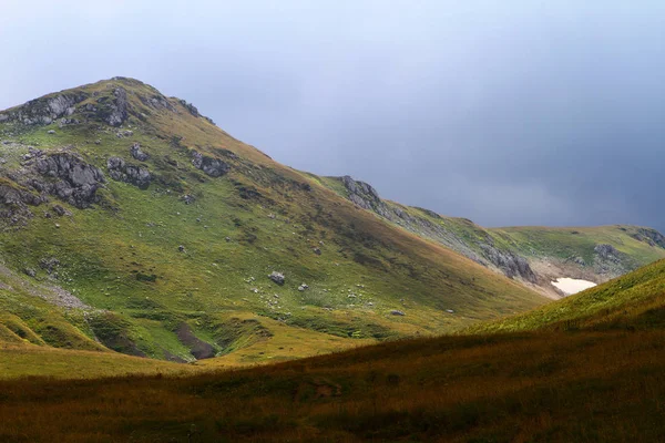 Foto Della Natura Bella Rupe Montagna Petrosa Con Cielo Azzurro — Foto Stock