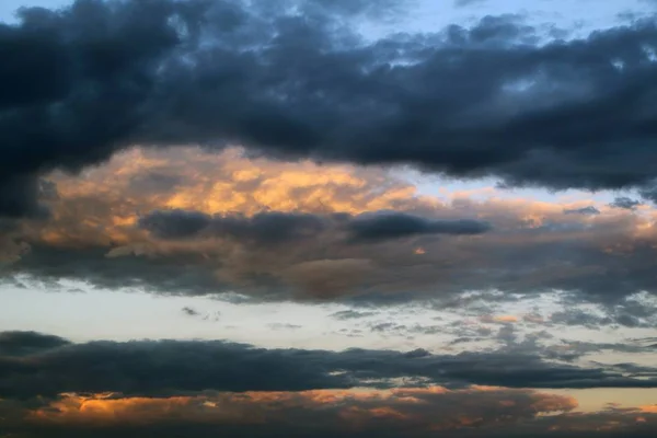 Nuages Teintés Soleil Étonnants Pour Utilisation Comme Arrière Plan Dans — Photo