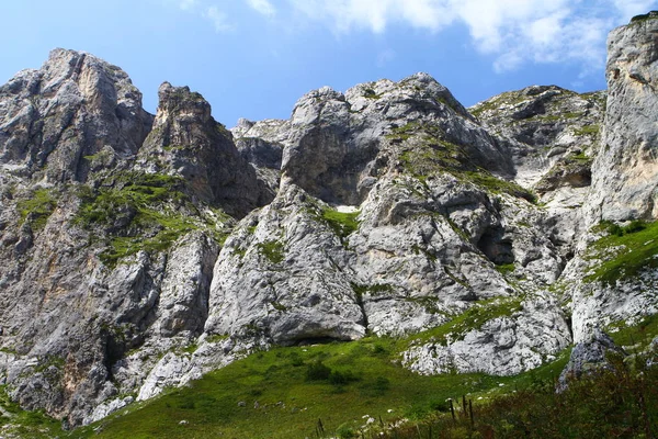 Bonito Acantilado Montaña Con Cielo Azul Brillante Paisaje Natural Foto —  Fotos de Stock