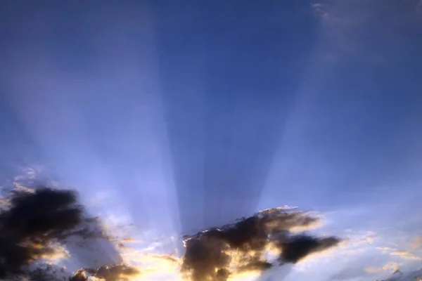 Herrlich Getönter Sonnenuntergang Oder Sonnenaufgang Teilweise Bewölkter Himmel Zur Verwendung — Stockfoto