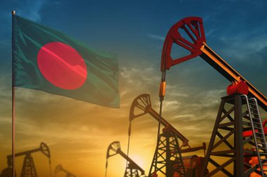 Bangladeş petrol sanayi kavramı. Endüstriyel illüstrasyon - Bangladeş bayrağı ve petrol kuyuları karşı günbatımı gökyüzü mavi ve sarı arka plan - 3d çizim