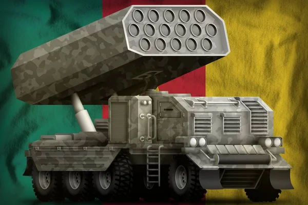 Ракетна артилерія, ракетної пускової установкою з сірої камуфляж на фоні Національний прапор Камеруну. 3D ілюстрація — стокове фото