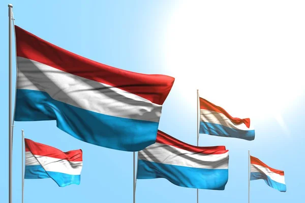 Belle 5 bandiere del Lussemburgo sono onda su sfondo cielo blu - qualsiasi bandiera festa 3d illustrazione — Foto Stock