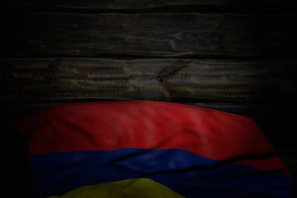 Maravilloso cuadro oscuro de la bandera de Mauricio con grandes pliegues en madera vieja con espacio vacío para el contenido - cualquier ocasión bandera 3d ilustración —  Fotos de Stock