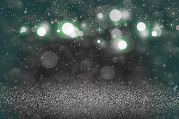 Luzes brilhantes brilhantes agradáveis desfocado bokeh fundo abstrato com queda de flocos de neve voar, textura mockup festival com espaço em branco para o seu conteúdo — Fotografia de Stock