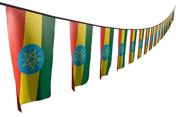 Wunderbar viele Äthiopien-Fahnen oder Banner hängen diagonal mit perspektivischem Blick auf Seil isoliert auf weiß - jede Gelegenheit Flagge 3D-Illustration — Stockfoto