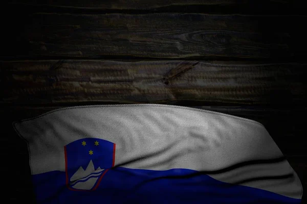 Foto escura bonito da bandeira da Eslovénia com grandes dobras em madeira velha com espaço vazio para o texto - qualquer bandeira de férias ilustração 3d — Fotografia de Stock