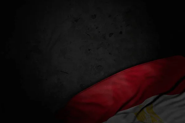 내용물을 넣을 빈 공간 이 있는 검은 돌 위에 커다랗게 접힌 이집트 국기의 어두운 그림 - 어떤 명절 깃발 3D 일러스트 - — 스톡 사진