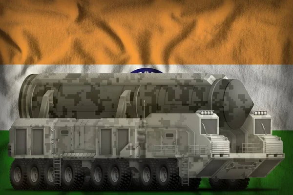 具有城市伪装的洲际弹道导弹，以印度国旗为背景。 3d说明 — 图库照片