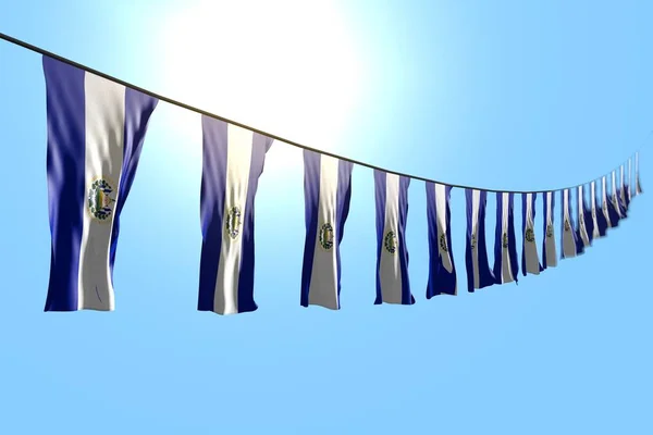 Merveilleux de nombreux drapeaux ou bannières El Salvador suspendus en diagonale sur la corde sur fond bleu ciel avec bokeh - tout drapeau de célébration illustration 3D — Photo