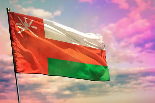 Flambant Drapeau Oman Sur Fond Nuageux Ciel Coloré Concept Prospère — Photo