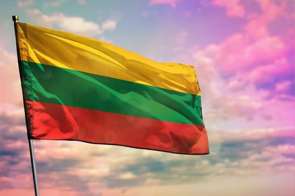 Развевающийся Флаг Литвы Ярком Облачном Фоне Неба Концепция Процветания Литвы — стоковое фото