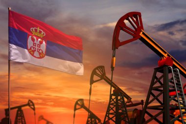 Sırbistan petrol sanayii konsepti, endüstriyel illüstrasyon. Sırbistan bayrağı ve petrol kuyuları ve kırmızı ve mavi gün batımı veya gündoğumu arkaplanı - 3 boyutlu illüstrasyon