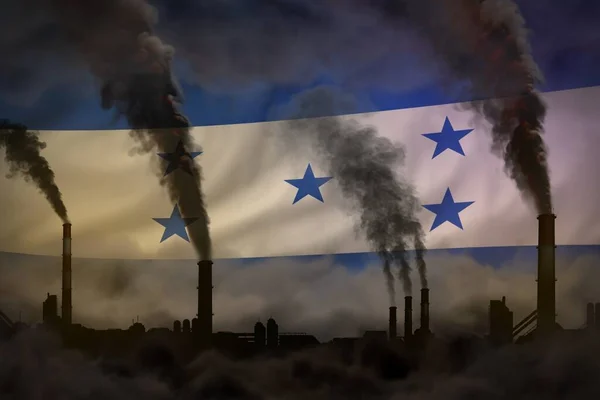 全球变暖概念 洪都拉斯国旗背景上的工厂管子冒出浓烟 并附有文字空间 工业三维插图 — 图库照片