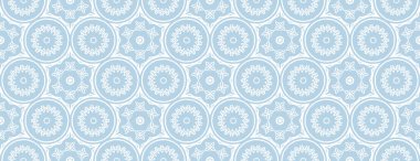 Eski, dikişsiz desen. Süslü, antika bir çiçek arkaplanı. Açık mavi ve beyaz süs. Dekoratif arkaplanı tekrarla. Dekoratif zarafet barok tasarımı