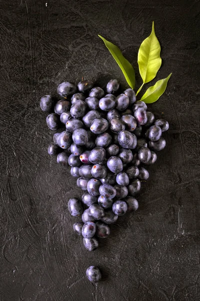 Frescos Maduros Bunches Uvas Pretas Bagas Mesa Cozinha Conceito Cozinhar — Fotografia de Stock