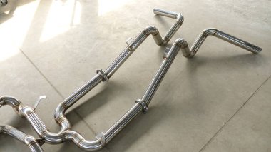 Uzatılmış bir yaşam arabası için egzoz boruları