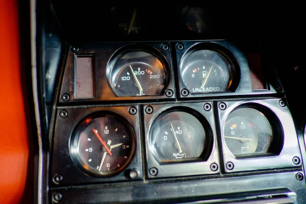 Klasik araba enstrüman paneli, gösterge paneli