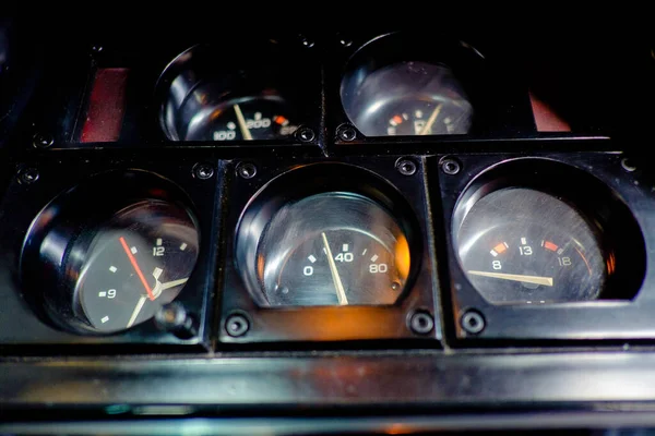 Klasik araba enstrüman paneli, gösterge paneli