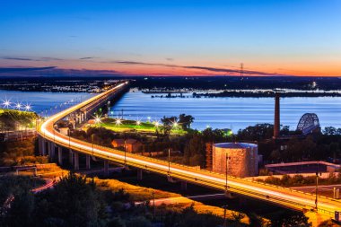 Khabarovsk Amur Nehri üzerinde köprü