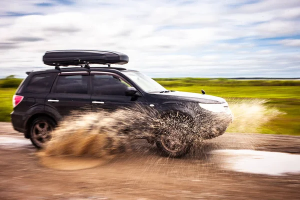Khabarovsk Rusia Junio 2020 Black Subaru Forester Conduce Por Camino —  Fotos de Stock