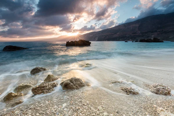 Sommaren Seascape Stranden Med Fina Moln — Stockfoto