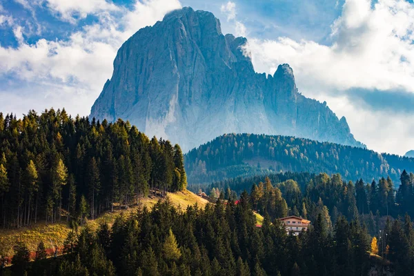 Montanhas Dolomitas Início Temporada Outono Fotos De Bancos De Imagens Sem Royalties