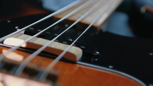Guitarra eléctrica en el caso — Vídeos de Stock