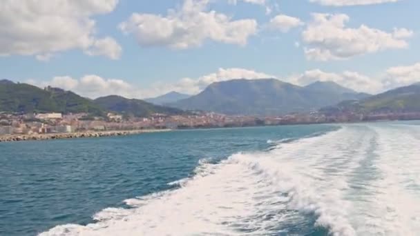 La vista sulle montagne di sfondo. Paesaggio fantastico . — Video Stock