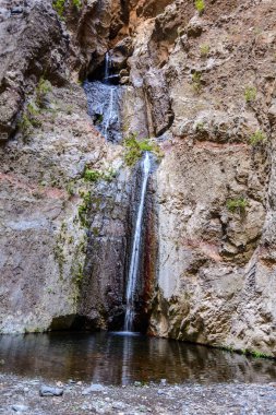 Sonunda Barranco del Infierno hiking Trail şelale.