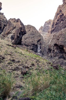 Gorge Masca hiking. Volkanik ada. Ada Tenerife, Kanarya Adaları, İspanya dağlarında.