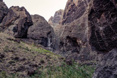 Gorge Masca hiking. Volkanik ada. Ada Tenerife, Kanarya Adaları, İspanya dağlarında.