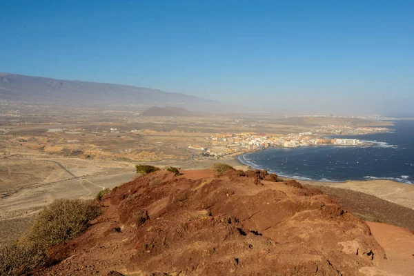 Prachtig uitzicht op de berg Roja. Prachtig uitzicht op de Oceaan. Tenerife, Canarische eilanden, Spanje. — Stockfoto