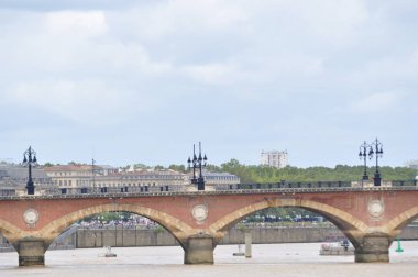 Fransa. Bordeaux.28 Temmuz 2018 taş Köprüsü .
