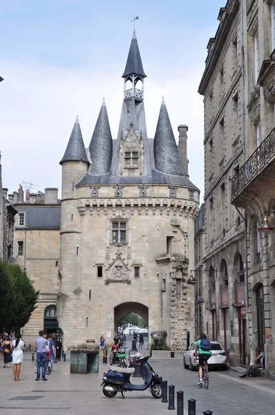 Fransa. Bordeaux.28 Temmuz 2018. Şişman Bell .