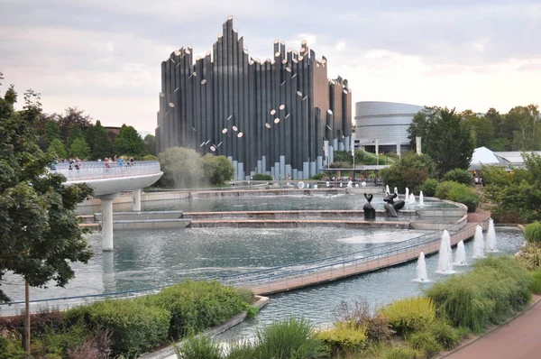 Fransa. Park Futuroscope. 24 Temmuz 2018. Cazibe Extraordinaire yolculuk.