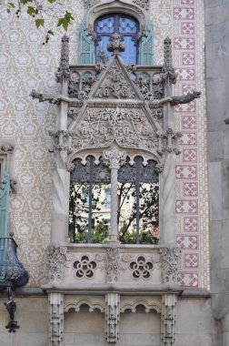 İspanya. Barcelona. 18 Ağustos 2018. Pencere Gaudi evi .