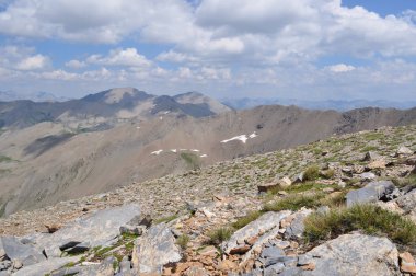 Dağlar. Alpler. Dağların görünümü .