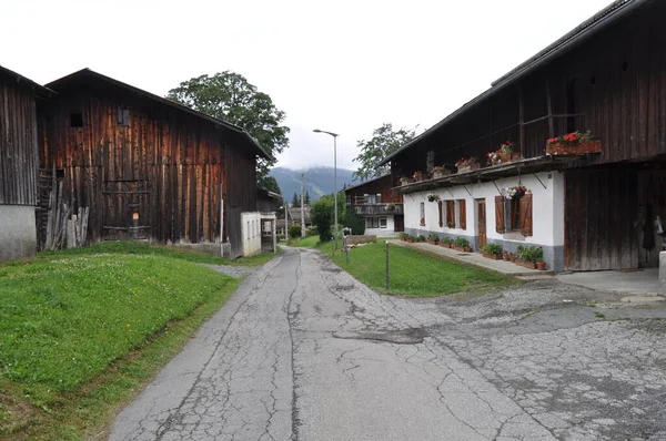 Haus Den Bergen Die Alpen — Stockfoto