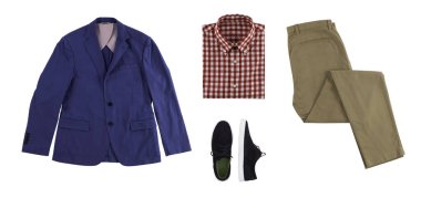 Resmi bir erkek elbiselerin düz bir şekilde yatıyordu. Akıllı görünüm