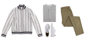 Resmi bir erkek elbiselerin düz bir şekilde yatıyordu. Akıllı görünüm kıyafeti.