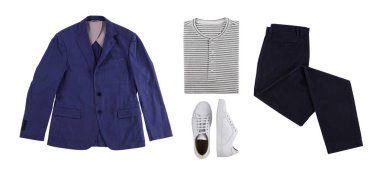 Resmi bir erkek elbiselerin düz bir şekilde yatıyordu. Akıllı kıyafet