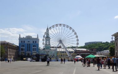 Kiev Kontraktova meydanında görünümünü