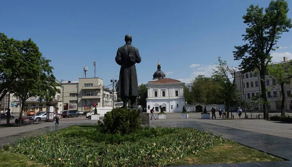 Пам'ятник Григорію Сковороді в Києві — стокове фото