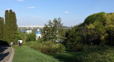 Kiev Botanik Bahçesi. Vidubeci görünümünü