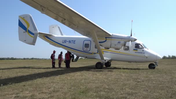 Kiev Ucrânia Agosto 2018 Carregar Pára Quedistas Para Aeródromo — Vídeo de Stock